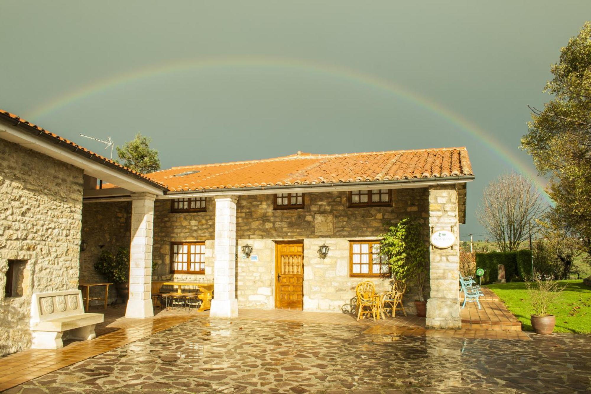 Posada Paz Hinojedo Exteriér fotografie